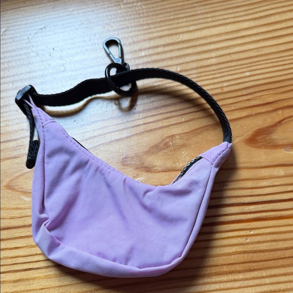 BAGGU Handbags - BAGGU Crescent Bag Charm / Mini Bag in Lavender and Black